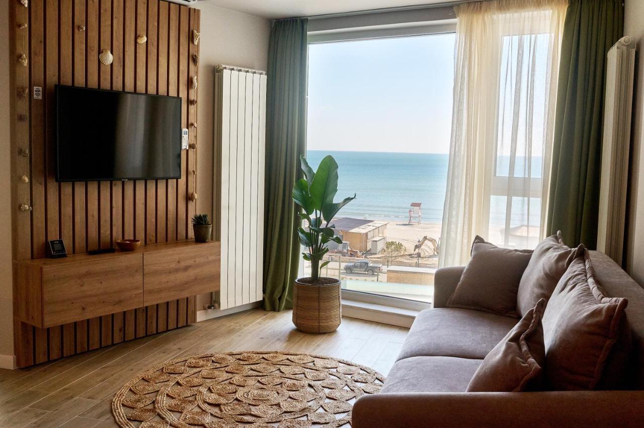 Studio Cornelia Seaview Spa&Pool In Infinity Beach Resort Mamaia Exterior photo
