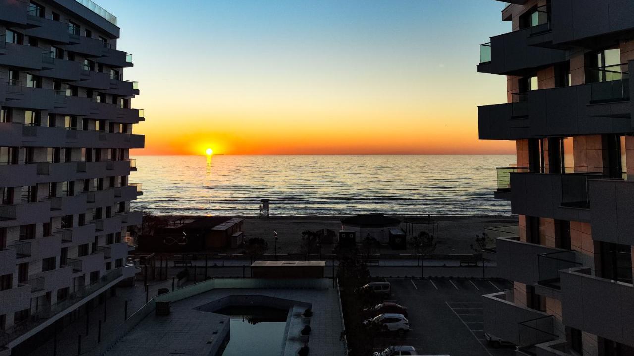 Studio Cornelia Seaview Spa&Pool In Infinity Beach Resort Mamaia Exterior photo